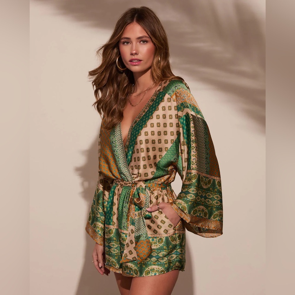 NWT VICI Palm Canyon Satin Tie Waist Romper - Picture 3 of 6